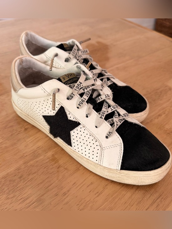 Vintage Havana Shoes - Vintage Havana White and Black Star Sneakers